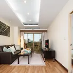 Verdant Vista King Suite Near Bts With Modern Amenities