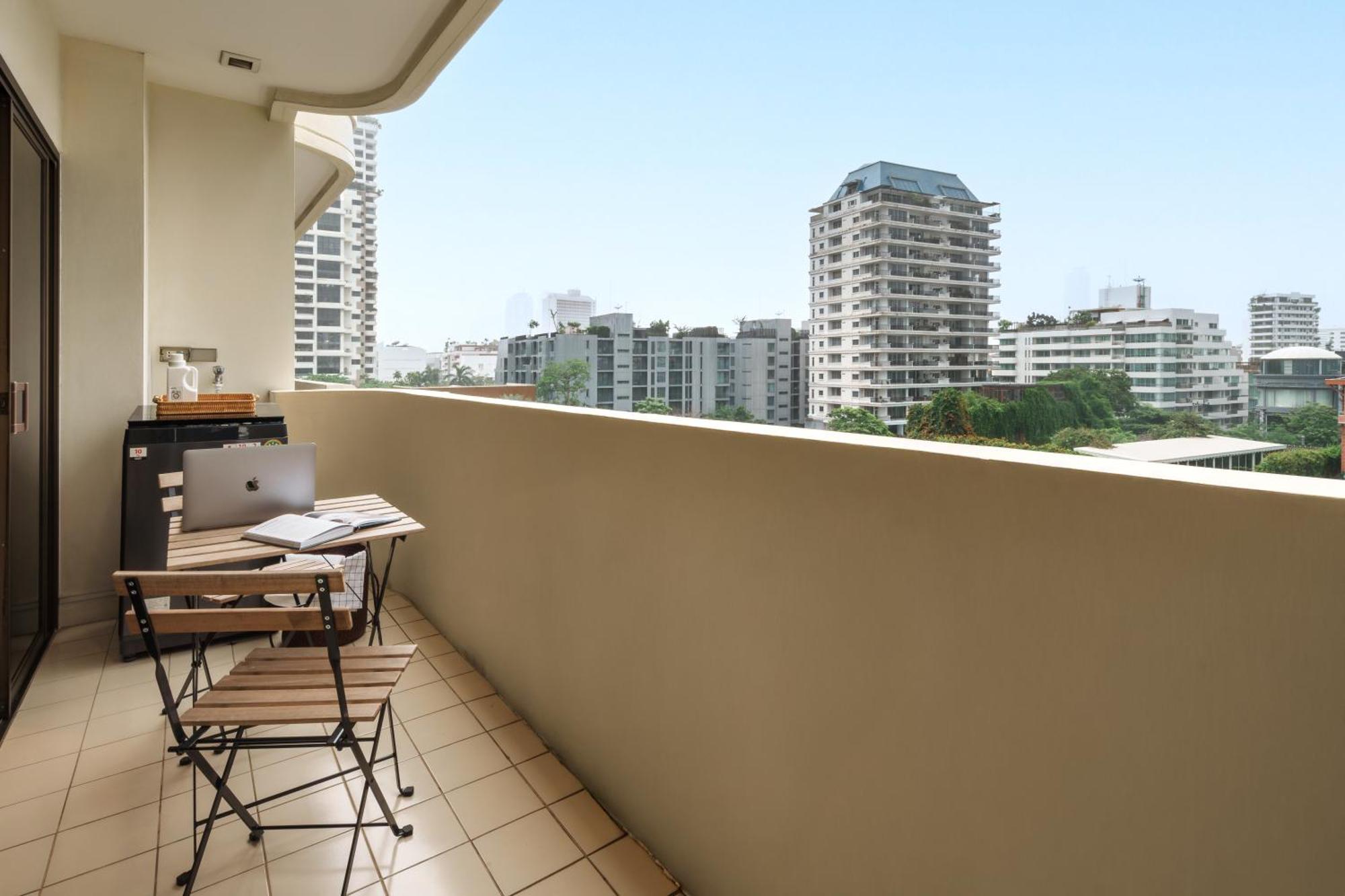 Apartment Verdant Vista King Near Bts With Modern Amenities