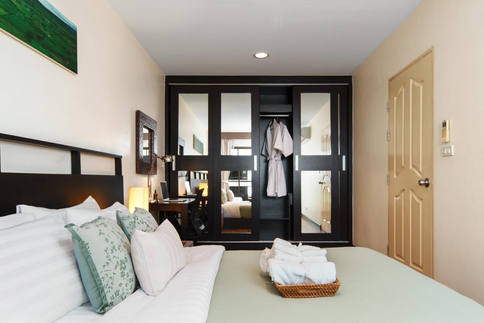 Verdant Vista King Near Bts With Modern Amenities Bangkok